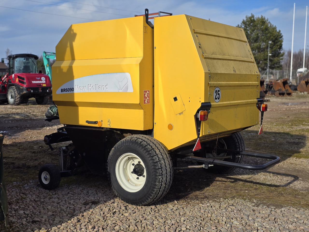 New Holland BR6090 - Round baler: picture 1 New Holland BR6090 - Round baler: picture 1
