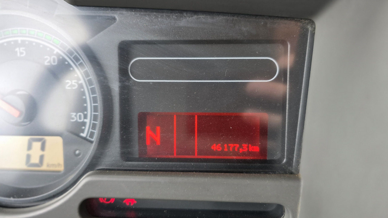 Lease a RENAULT Midlum 190DX, winch, original 46'000km RENAULT Midlum 190DX, winch, original 46'000km: picture 11 Lease a RENAULT Midlum 190DX, winch, original 46'000km RENAULT Midlum 190DX, winch, original 46'000km: picture 11