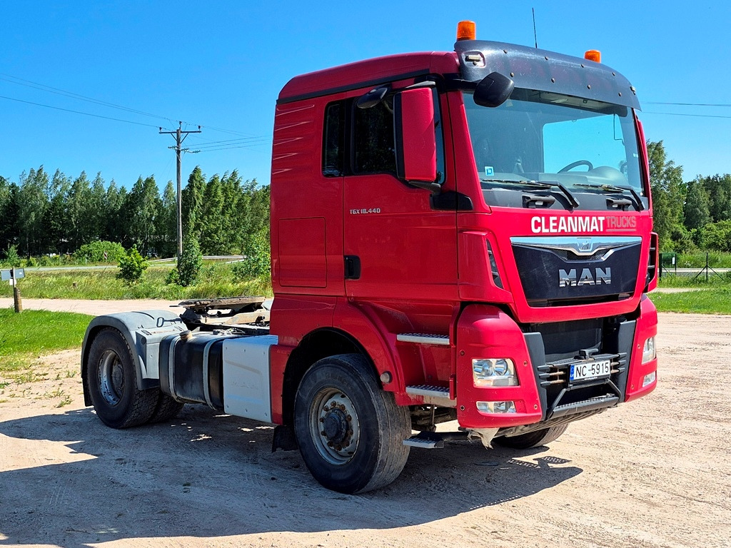 Tractor unit MAN TGX18.440 4x4: picture 7