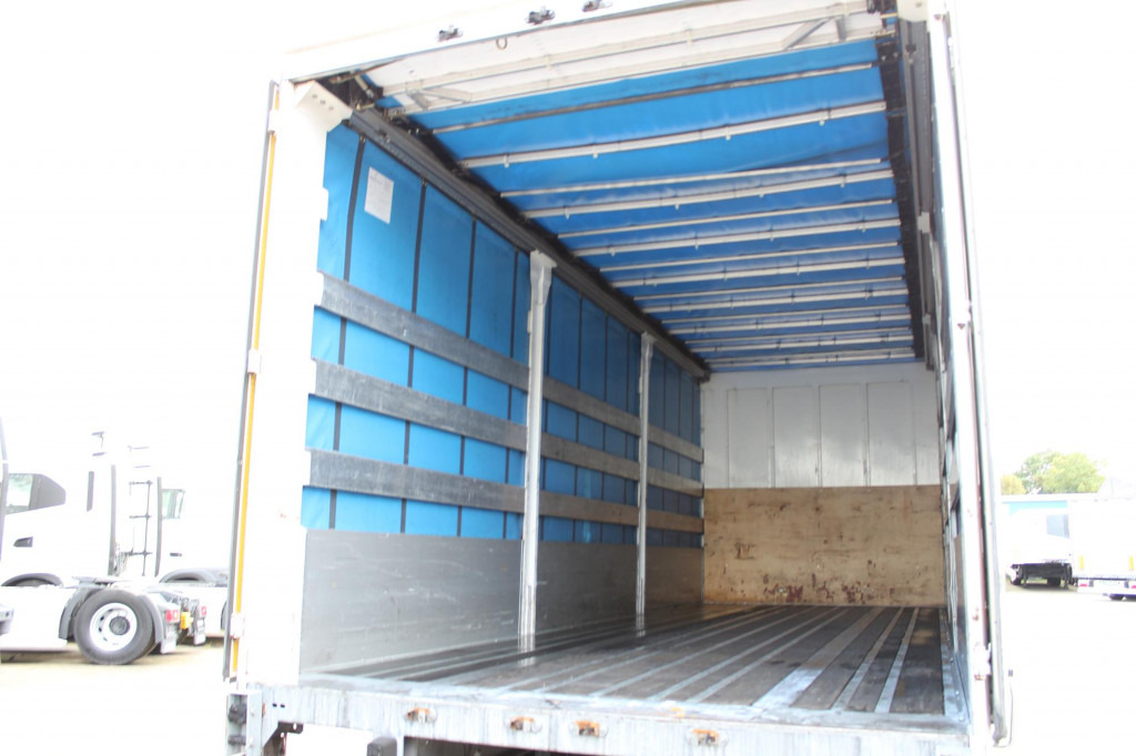 MAN TGS 18.440 Plane Zug Schlafplatz LBW AHK - Curtainsider truck: picture 5 MAN TGS 18.440 Plane Zug Schlafplatz LBW AHK - Curtainsider truck: picture 5