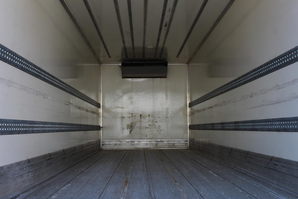 Mercedes-Benz Atego 1221 E6 TK T-800 R Strom Türen+LBW - Refrigerator truck: picture 3 Mercedes-Benz Atego 1221 E6 TK T-800 R Strom Türen+LBW - Refrigerator truck: picture 3