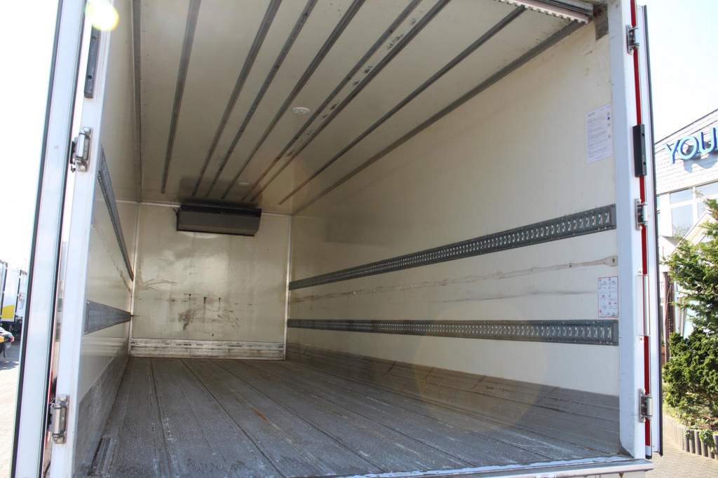 Mercedes-Benz Atego 1221 E6 TK T-800 R Strom Türen+LBW - Refrigerator truck: picture 2 Mercedes-Benz Atego 1221 E6 TK T-800 R Strom Türen+LBW - Refrigerator truck: picture 2