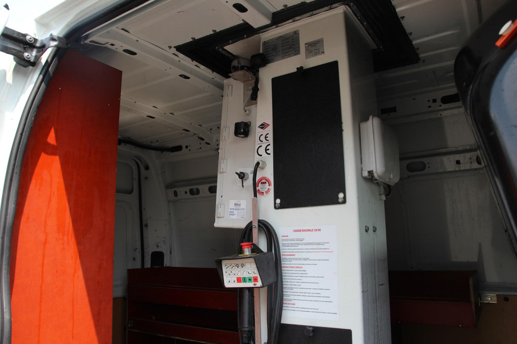 Renault Master Versalift ETL32 11m Klima nur 313h HU-UVV - Truck mounted aerial platform: picture 4 Renault Master Versalift ETL32 11m Klima nur 313h HU-UVV - Truck mounted aerial platform: picture 4