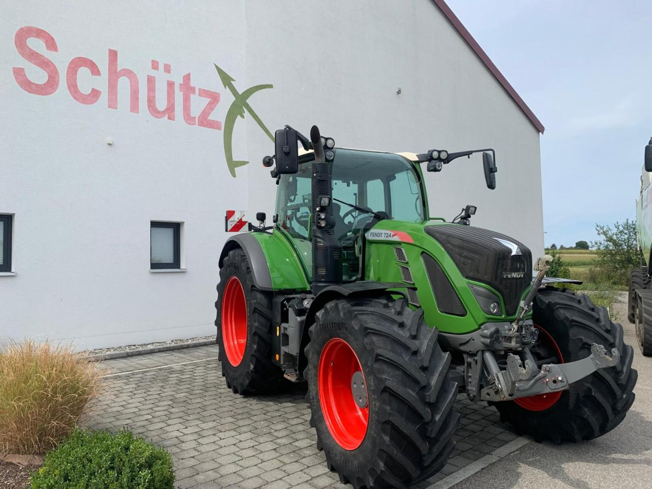 Fendt 724 Vario, Baujahr 2019 - Farm tractor: picture 2 Fendt 724 Vario, Baujahr 2019 - Farm tractor: picture 2