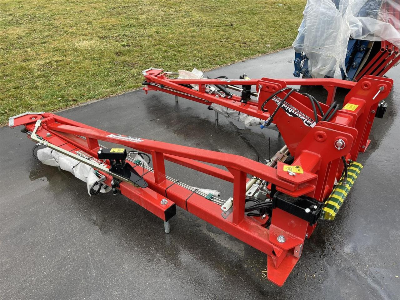 Hatzenbichler Neuer unbenutzter Striegel mit hydraulischer Druckverstellung, 12m AB, Hatzenbichler Striegel - Harrow: picture 2 Hatzenbichler Neuer unbenutzter Striegel mit hydraulischer Druckverstellung, 12m AB, Hatzenbichler Striegel - Harrow: picture 2