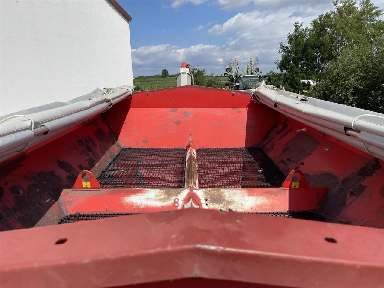 Lease a Rauch TWS 5000 Düngerwagen mit Deichsel-Lenkung und Streuer Axera H-EMC, gepflegter Zustand Rauch TWS 5000 Düngerwagen mit Deichsel-Lenkung und Streuer Axera H-EMC, gepflegter Zustand: picture 14 Lease a Rauch TWS 5000 Düngerwagen mit Deichsel-Lenkung und Streuer Axera H-EMC, gepflegter Zustand Rauch TWS 5000 Düngerwagen mit Deichsel-Lenkung und Streuer Axera H-EMC, gepflegter Zustand: picture 14