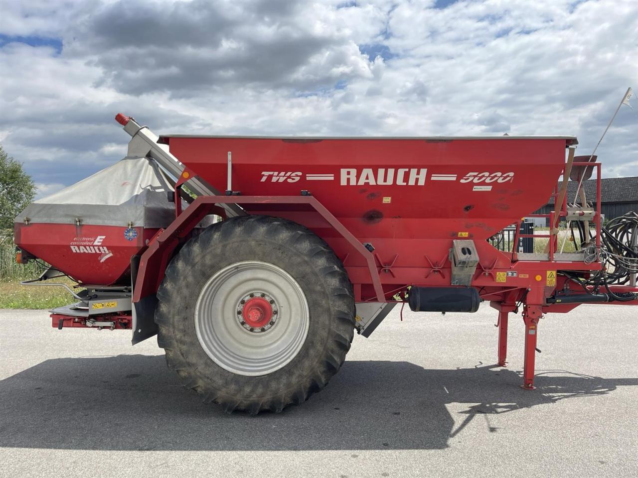 Lease a Rauch TWS 5000 Düngerwagen mit Deichsel-Lenkung und Streuer Axera H-EMC, gepflegter Zustand Rauch TWS 5000 Düngerwagen mit Deichsel-Lenkung und Streuer Axera H-EMC, gepflegter Zustand: picture 7 Lease a Rauch TWS 5000 Düngerwagen mit Deichsel-Lenkung und Streuer Axera H-EMC, gepflegter Zustand Rauch TWS 5000 Düngerwagen mit Deichsel-Lenkung und Streuer Axera H-EMC, gepflegter Zustand: picture 7