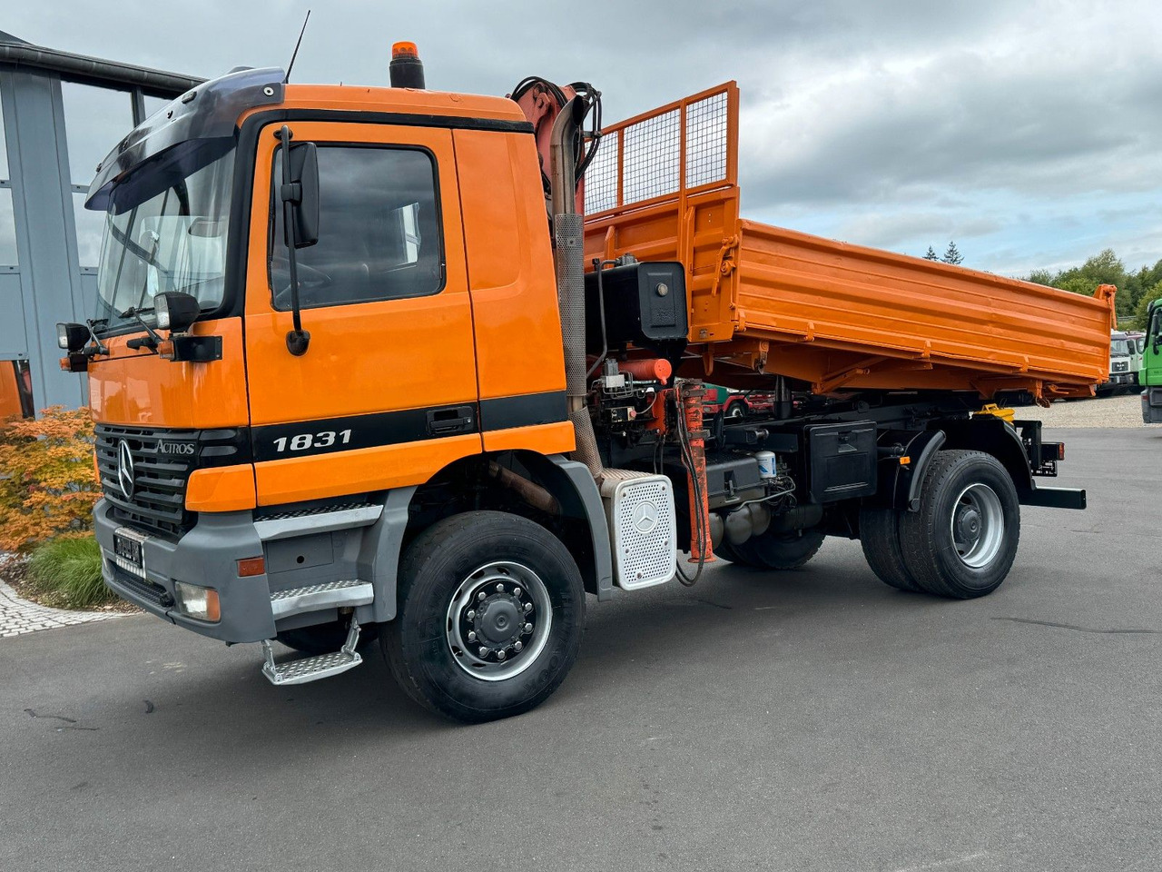 Mercedes-Benz Actros 1831 4x4 Kipper - Kran- Kupplung- Blattfe - Tipper, Crane truck: picture 1 Mercedes-Benz Actros 1831 4x4 Kipper - Kran- Kupplung- Blattfe - Tipper, Crane truck: picture 1