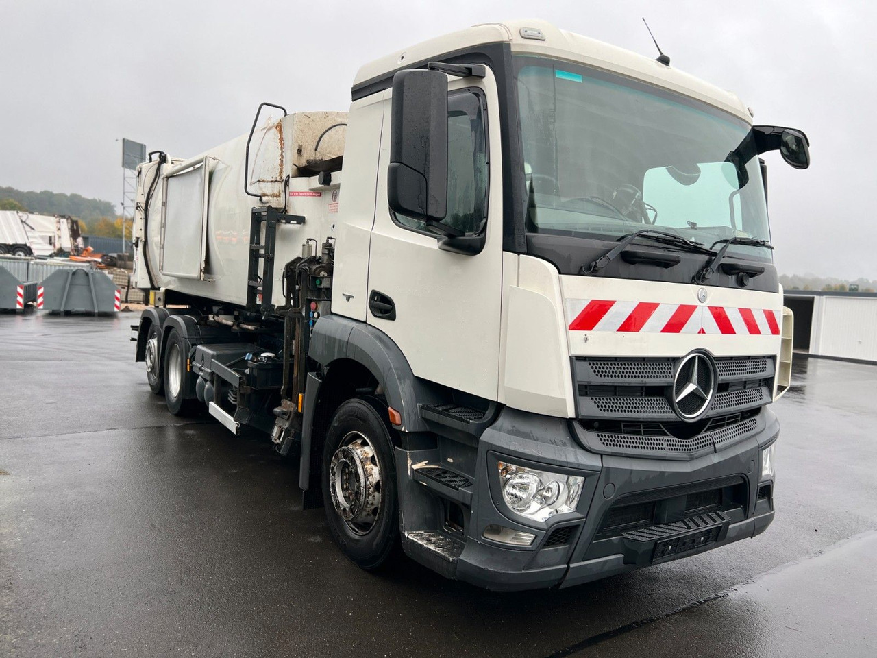 Mercedes-Benz Antos 2533 6x2 Seitenlader Zoeller S LF 22 Mercedes-Benz Antos 2533 6x2 Seitenlader Zoeller S LF 22 - Garbage truck: picture 4 Mercedes-Benz Antos 2533 6x2 Seitenlader Zoeller S LF 22 Mercedes-Benz Antos 2533 6x2 Seitenlader Zoeller S LF 22 - Garbage truck: picture 4