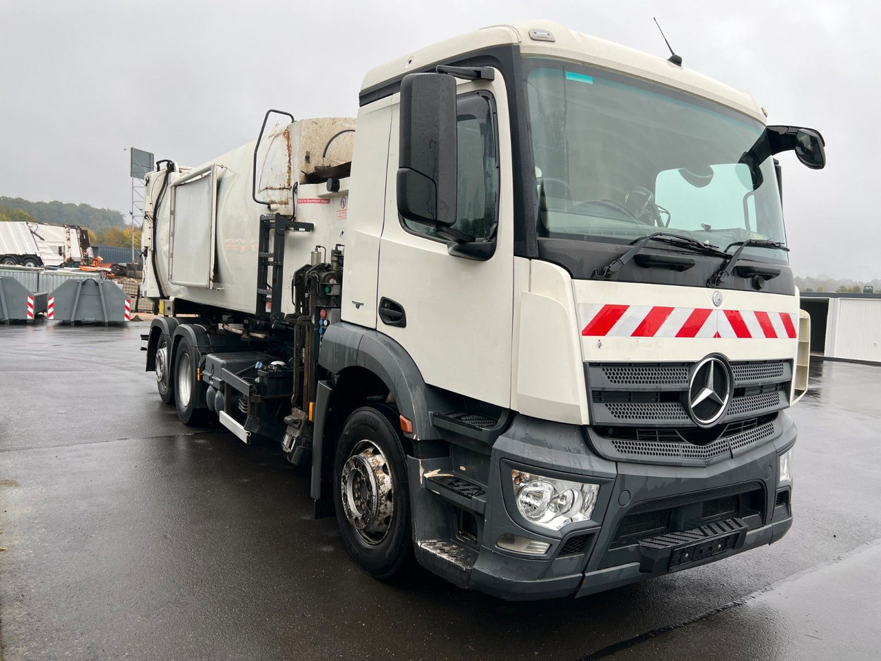 Mercedes-Benz Antos 2533 6x2 Seitenlader Zoeller S LF 22 Mercedes-Benz Antos 2533 6x2 Seitenlader Zoeller S LF 22 - Garbage truck: picture 5 Mercedes-Benz Antos 2533 6x2 Seitenlader Zoeller S LF 22 Mercedes-Benz Antos 2533 6x2 Seitenlader Zoeller S LF 22 - Garbage truck: picture 5