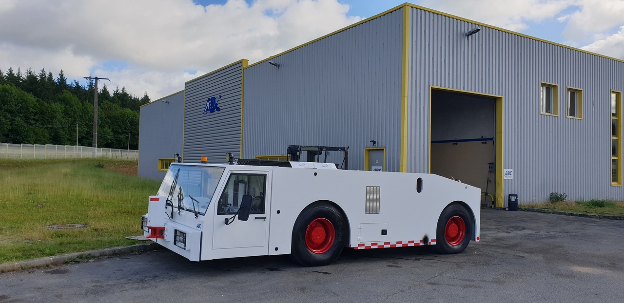 SOVAM K250 - Pushback tractor: picture 2 SOVAM K250 - Pushback tractor: picture 2