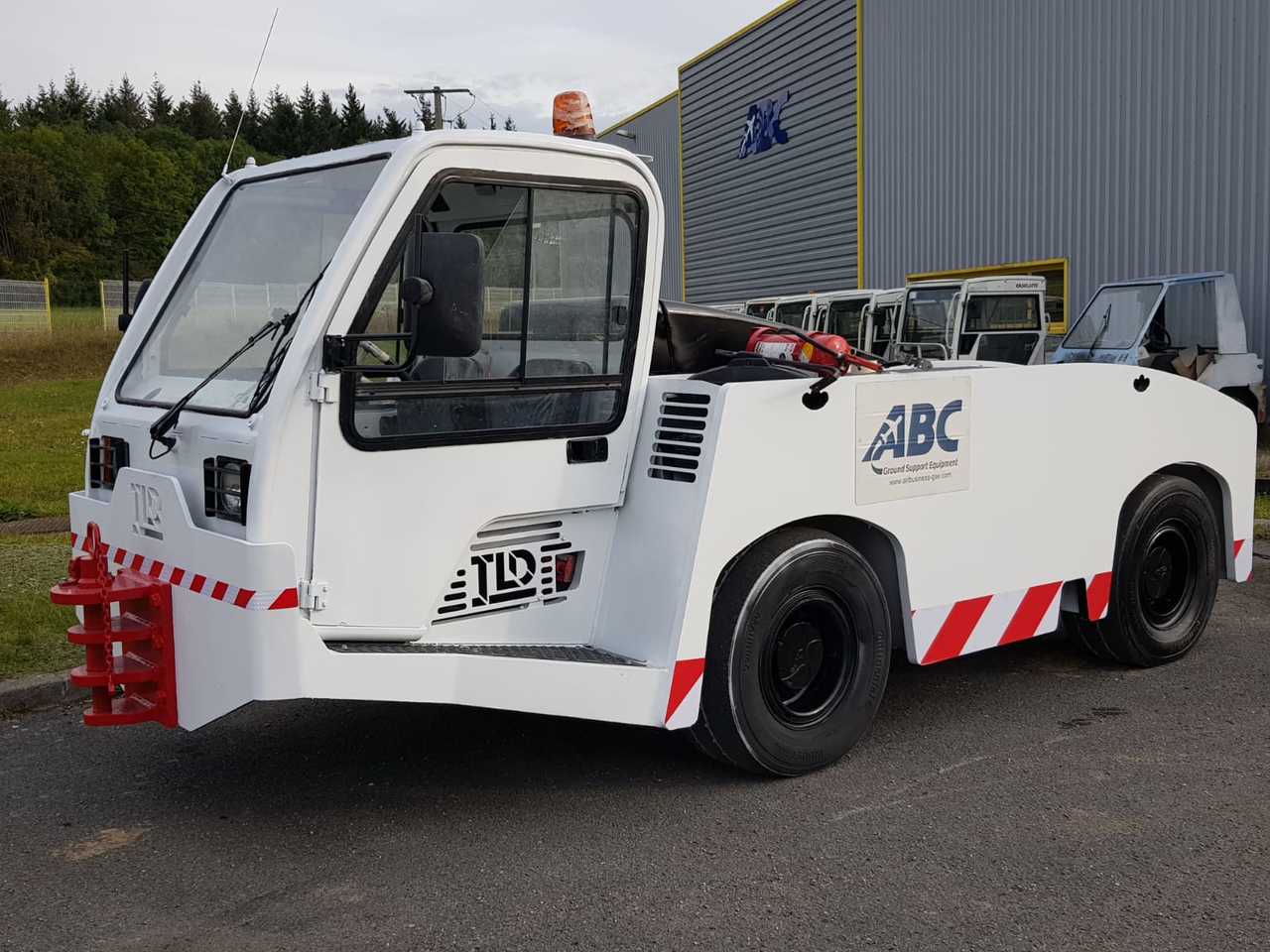 TLD Pushback TMX150-15 - Pushback tractor: picture 1 TLD Pushback TMX150-15 - Pushback tractor: picture 1