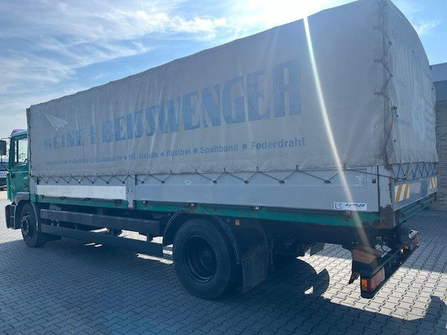 MAN 18.284 - Curtainsider truck: picture 3 MAN 18.284 - Curtainsider truck: picture 3