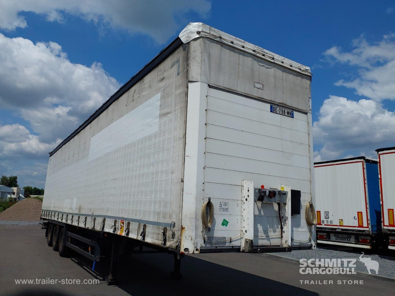 SCHMITZ Curtainsider Mega - Curtainsider semi-trailer: picture 1 SCHMITZ Curtainsider Mega - Curtainsider semi-trailer: picture 1