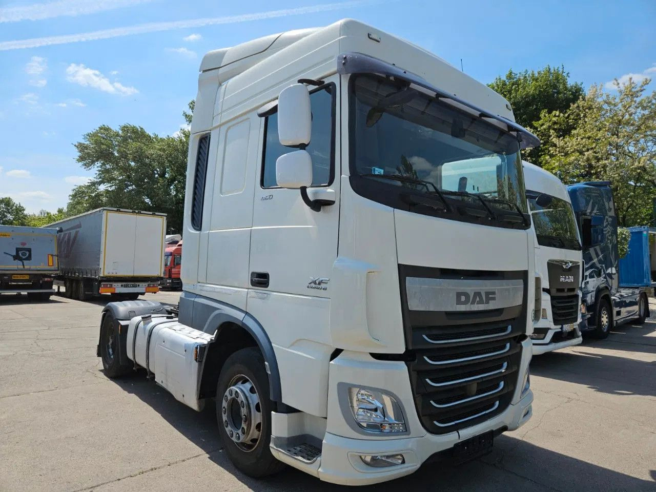 DAF XF 460 Space Cab Standklima 1 units - Tractor unit: picture 2 DAF XF 460 Space Cab Standklima 1 units - Tractor unit: picture 2