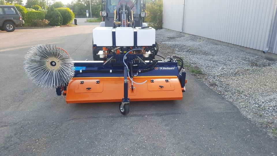 Kehrmaschine Kramer 1,2, 1,5, 1,8 2,3 2,8m Euro Radlader Hoflader - Broom: picture 5 Kehrmaschine Kramer 1,2, 1,5, 1,8 2,3 2,8m Euro Radlader Hoflader - Broom: picture 5