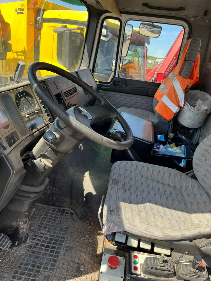 Hook lift truck, Crane truck MAN F2000 27.342 6x4 Abrollkipper mit Kran: picture 6