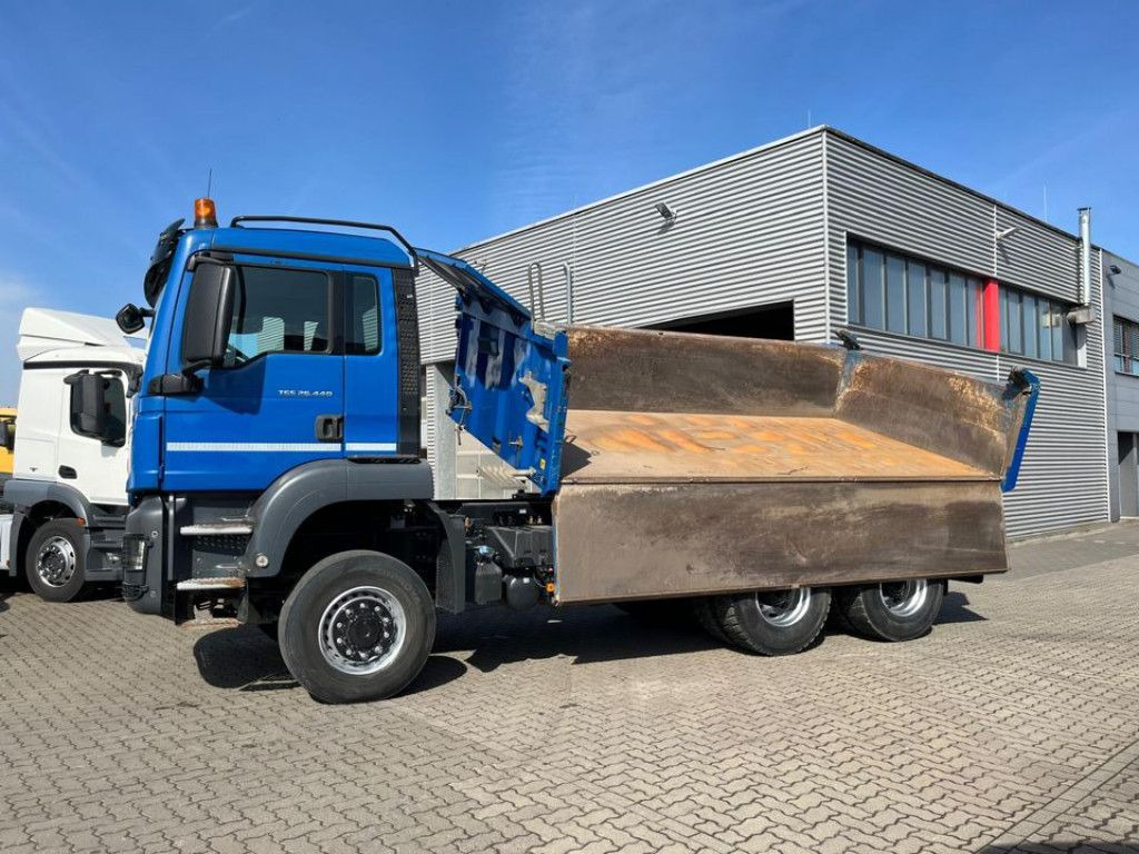 MAN TG-S 26.440 6x6 3-Achs Allradkipper Bordmatik Sc - Tipper: picture 3 MAN TG-S 26.440 6x6 3-Achs Allradkipper Bordmatik Sc - Tipper: picture 3