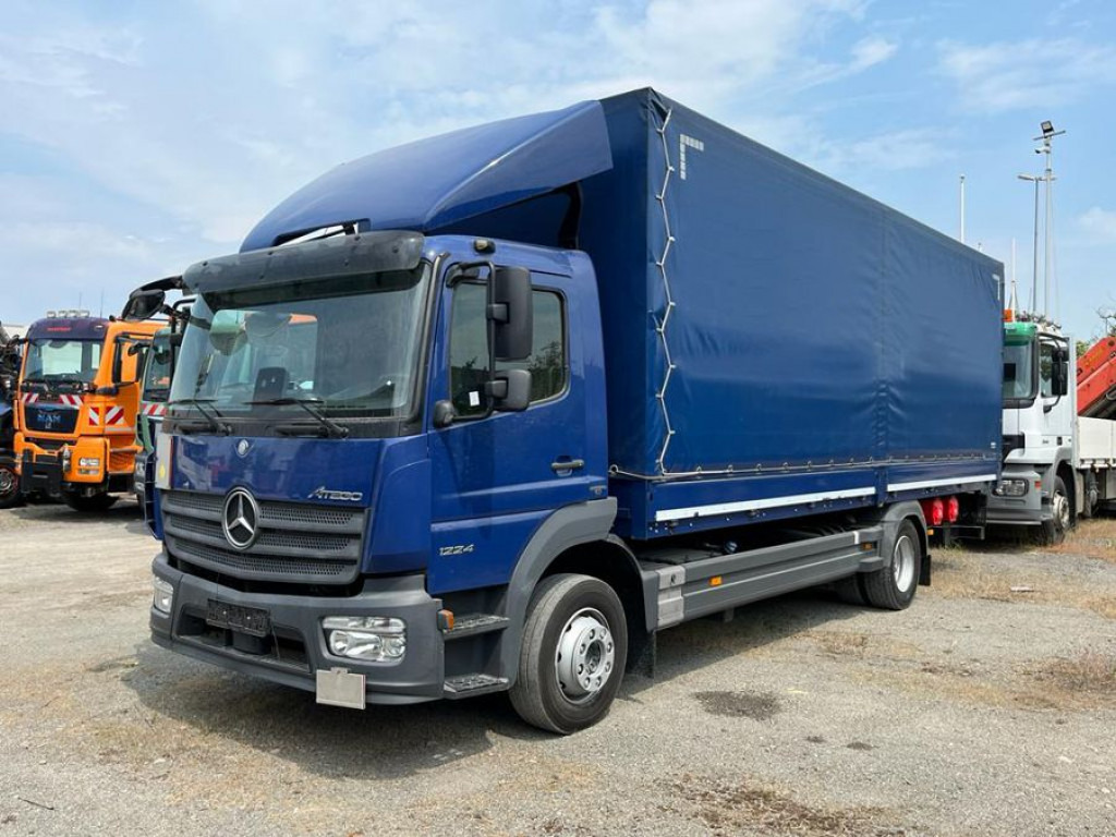 MERCEDES-BENZ Atego 1224 L Pritsche LBW LBW 1.5to - Curtainsider truck: picture 1 MERCEDES-BENZ Atego 1224 L Pritsche LBW LBW 1.5to - Curtainsider truck: picture 1