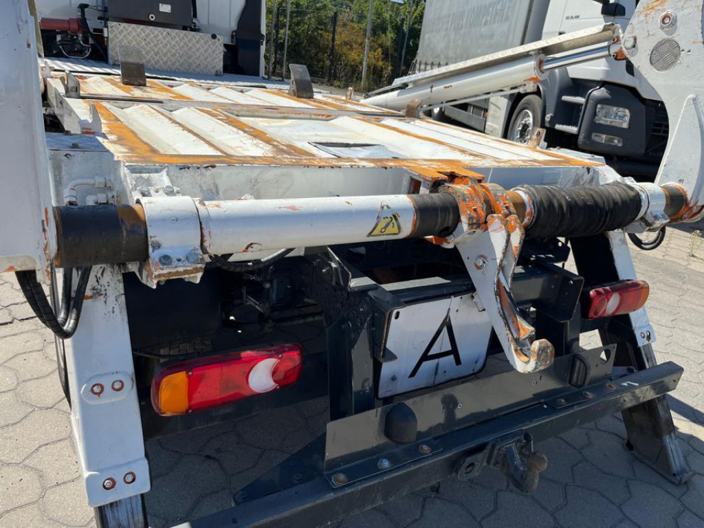 MITSUBISHI (J) Canter Fuso 7C18 Absetzkipper Tele verbreiterbar - Skip loader truck: picture 5 MITSUBISHI (J) Canter Fuso 7C18 Absetzkipper Tele verbreiterbar - Skip loader truck: picture 5