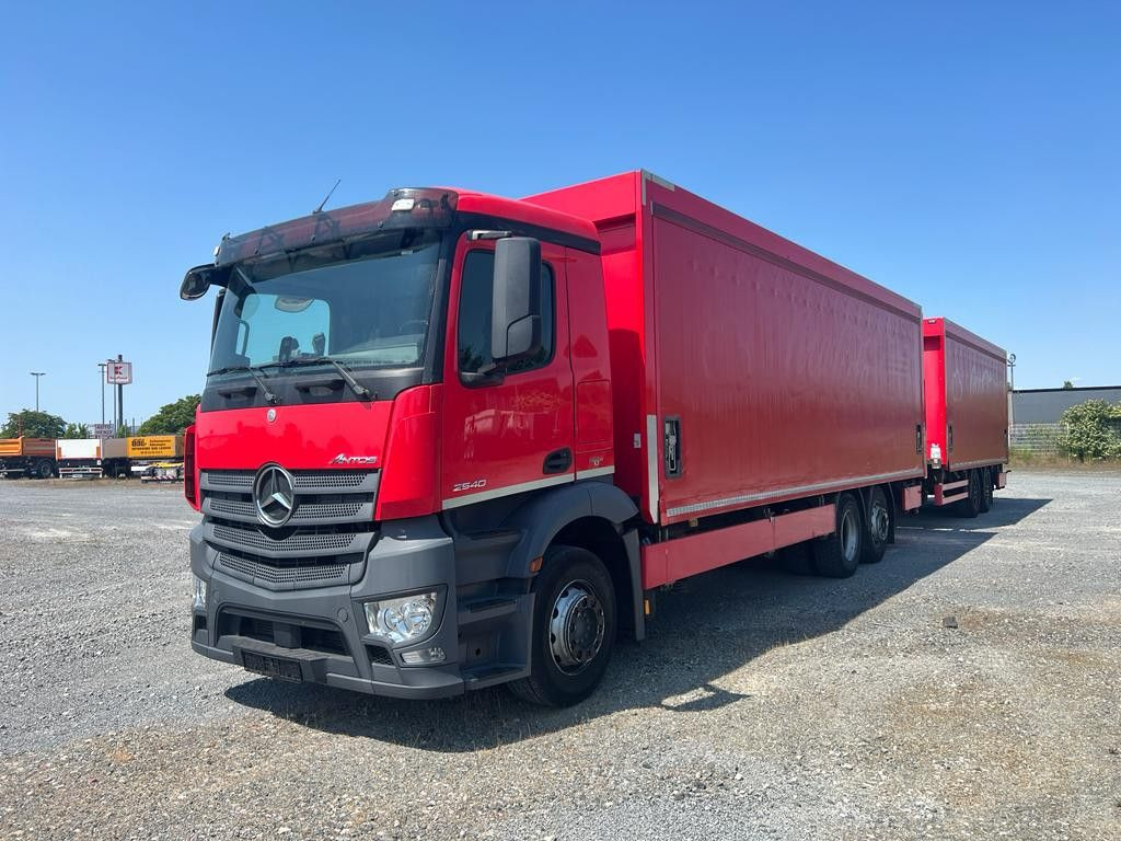 Mercedes-Benz Antos 2540 L 6x2 Pritsche LBW Getränke 8,2m, 2to - Curtainsider truck: picture 1 Mercedes-Benz Antos 2540 L 6x2 Pritsche LBW Getränke 8,2m, 2to - Curtainsider truck: picture 1