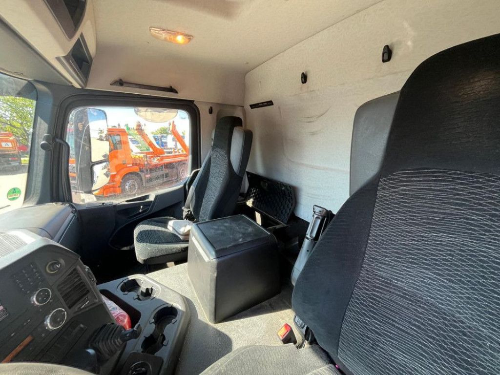 Tipper Mercedes-Benz Arocs 3240 B 8x4 4 Achs Muldenkipper Meiller: picture 9