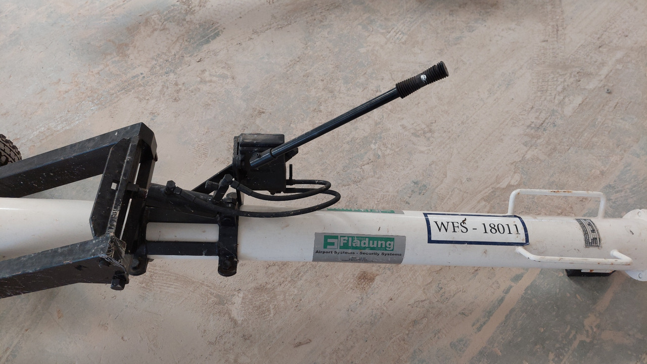 Towbar FSST F70/F100 Fladung - Ground support equipment: picture 5 Towbar FSST F70/F100 Fladung - Ground support equipment: picture 5