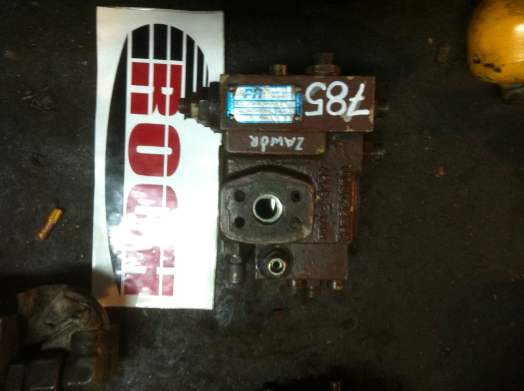 POCLAIN HYDRAULICS BLOC2CDH151/1-1/1,5 003143338W U04038-52 4869 - Hydraulic valve for Construction machinery: picture 1 POCLAIN HYDRAULICS BLOC2CDH151/1-1/1,5 003143338W U04038-52 4869 - Hydraulic valve for Construction machinery: picture 1