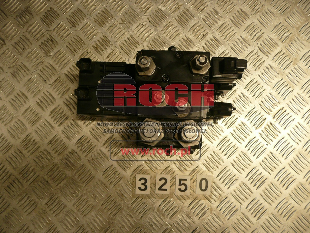 WIRTGEN 3004650 83104498 - 2 SEKCYJNY + 11034832 11-32VDC + 11246402C R2582 11246403 + CEWKA - Hydraulic valve: picture 1 WIRTGEN 3004650 83104498 - 2 SEKCYJNY + 11034832 11-32VDC + 11246402C R2582 11246403 + CEWKA - Hydraulic valve: picture 1