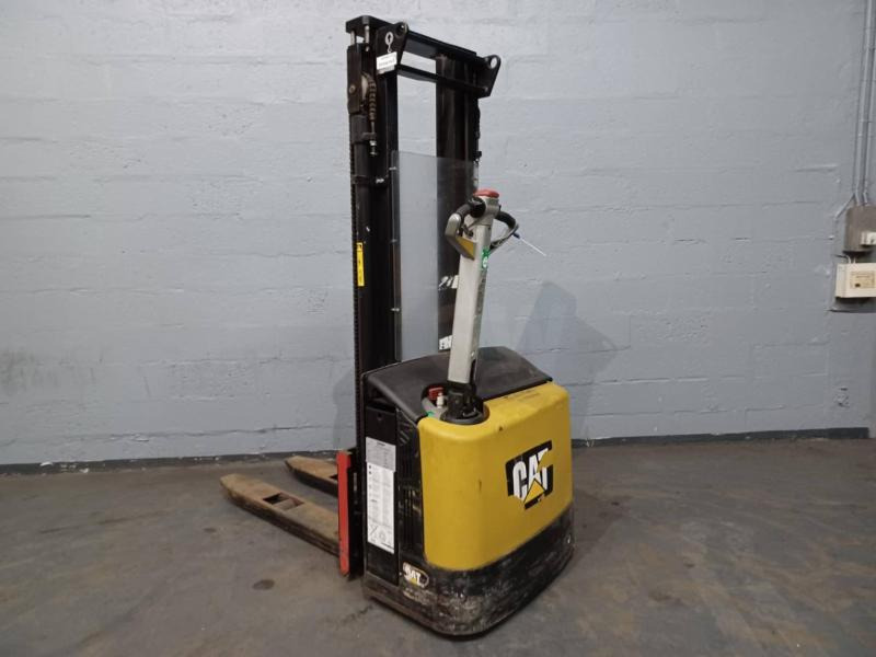 Caterpillar NSP12N - Stacker: picture 1 Caterpillar NSP12N - Stacker: picture 1