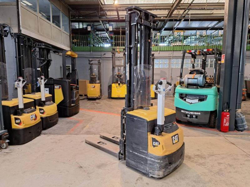 Caterpillar NSP16N2 - Stacker: picture 5 Caterpillar NSP16N2 - Stacker: picture 5