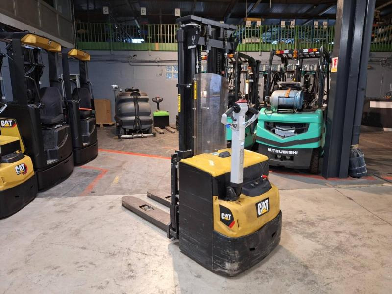 Caterpillar NSP16N2 - Stacker: picture 1 Caterpillar NSP16N2 - Stacker: picture 1