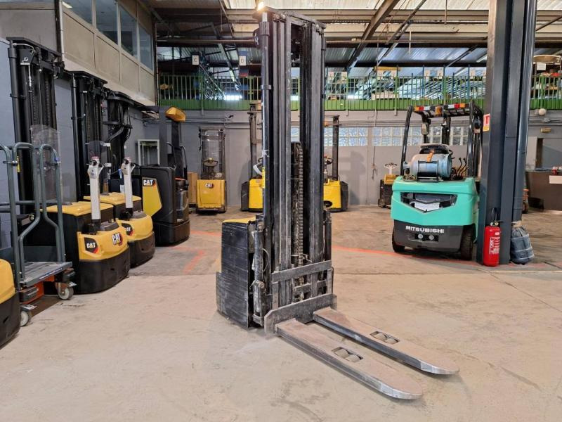 Caterpillar NSP16N2 - Stacker: picture 2 Caterpillar NSP16N2 - Stacker: picture 2