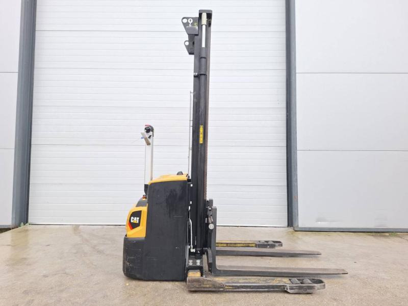 Caterpillar NSP16N2S - Stacker: picture 4 Caterpillar NSP16N2S - Stacker: picture 4