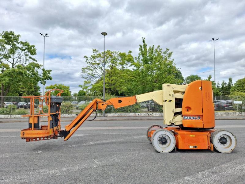 JLG E300AJP - Articulated boom: picture 3 JLG E300AJP - Articulated boom: picture 3