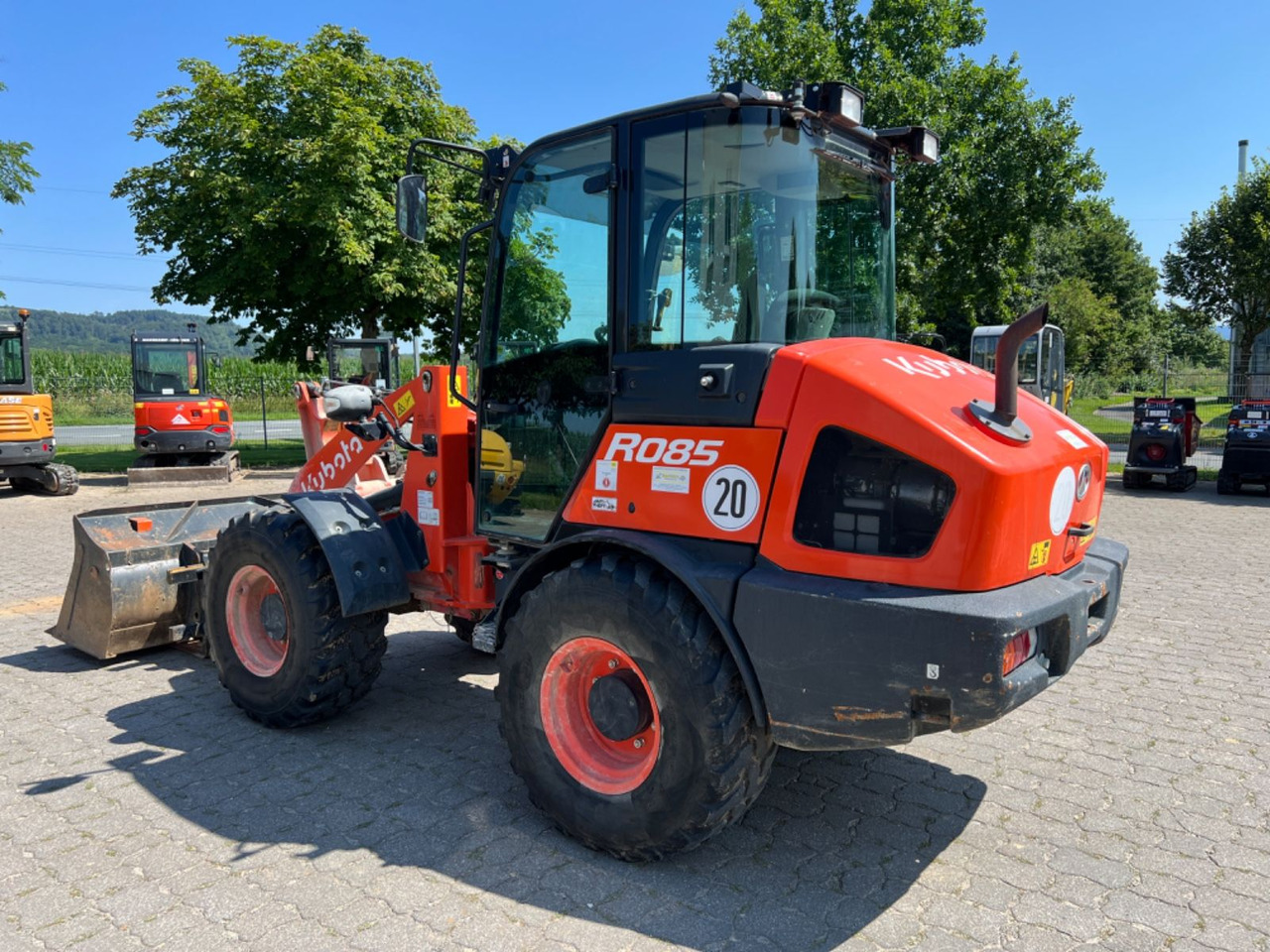 Kubota R 085, Bj 19, 1950 BH, SWE, Schaufel, Gabel - Wheel loader: picture 3 Kubota R 085, Bj 19, 1950 BH, SWE, Schaufel, Gabel - Wheel loader: picture 3