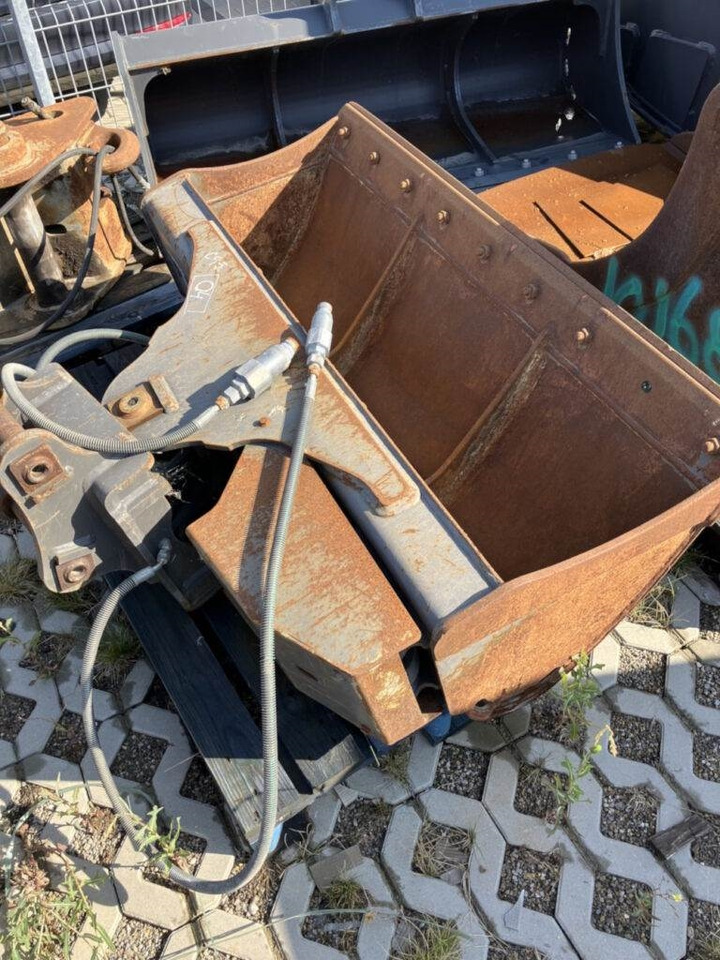 Volvo Böschungslöffel hydr. - Backhoe loader: picture 1 Volvo Böschungslöffel hydr. - Backhoe loader: picture 1