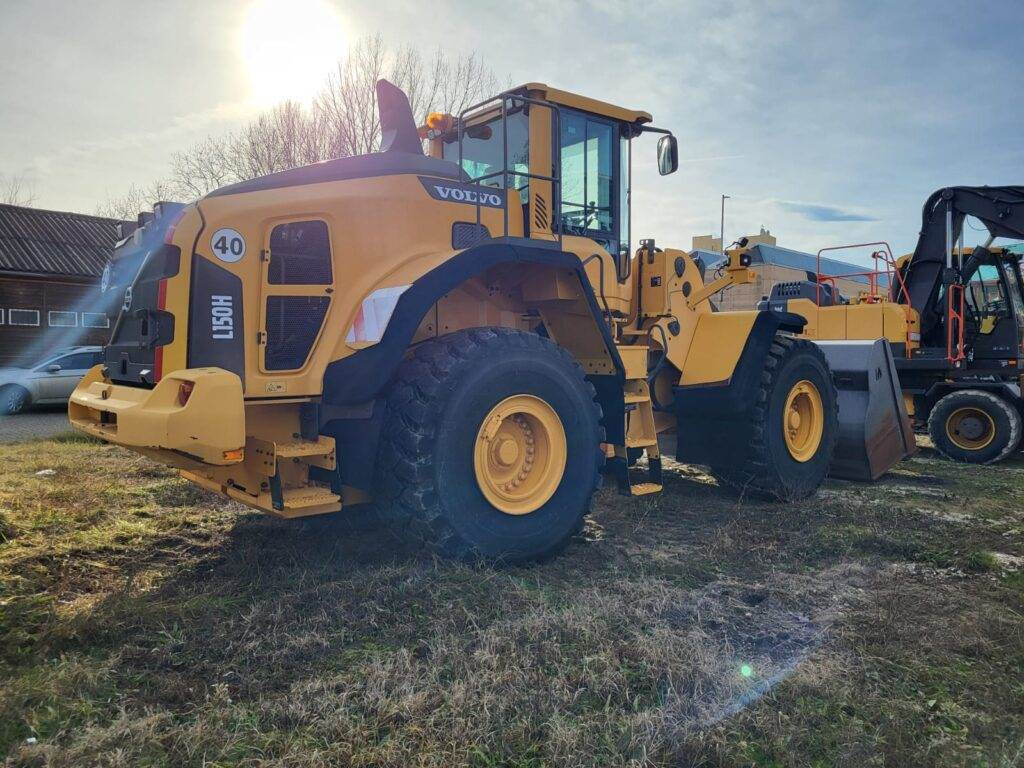 Volvo L150H - Wheel loader: picture 2 Volvo L150H - Wheel loader: picture 2