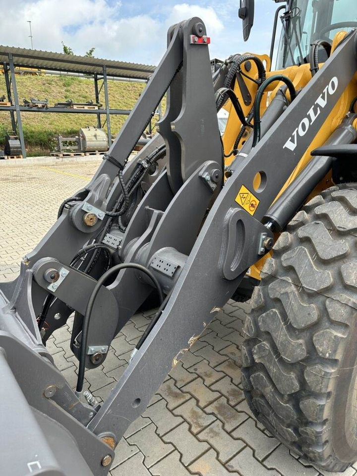 Wheel loader Volvo L45HS: picture 6