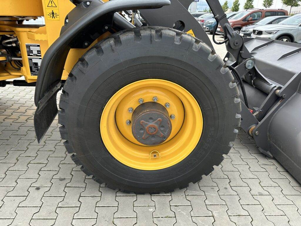 Wheel loader Volvo L45HS: picture 19