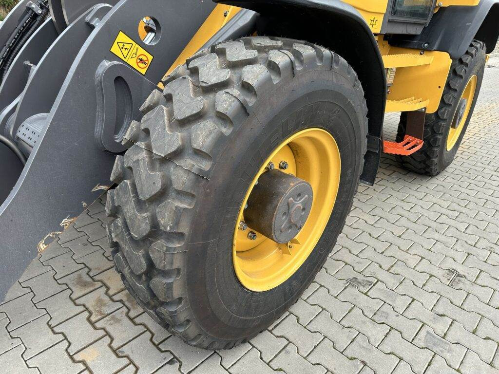 Wheel loader Volvo L45HS: picture 21