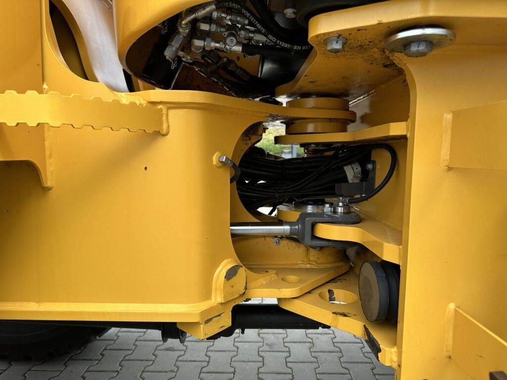 Wheel loader Volvo L45HS: picture 11