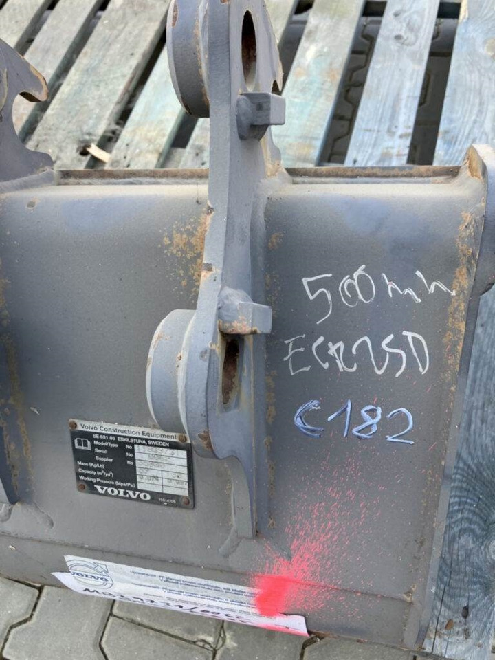 Volvo Tieflöffel mit Zähnen - Festanbau - Backhoe loader: picture 2 Volvo Tieflöffel mit Zähnen - Festanbau - Backhoe loader: picture 2