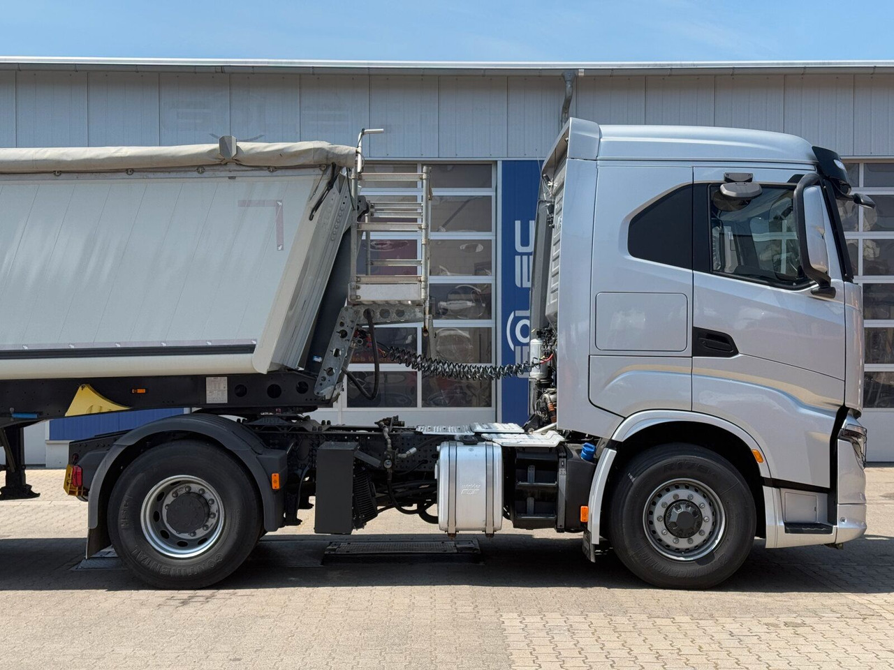 Iveco S-WAY 4x4H Zugmaschine Euro 6 *Kippauflieger - Tractor unit: picture 3 Iveco S-WAY 4x4H Zugmaschine Euro 6 *Kippauflieger - Tractor unit: picture 3