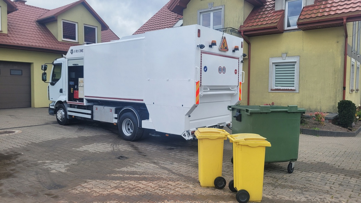 Renault Midlum CONTAINER WEASHER LAVACASSONETTI MYJKA - Garbage truck: picture 2 Renault Midlum CONTAINER WEASHER LAVACASSONETTI MYJKA - Garbage truck: picture 2