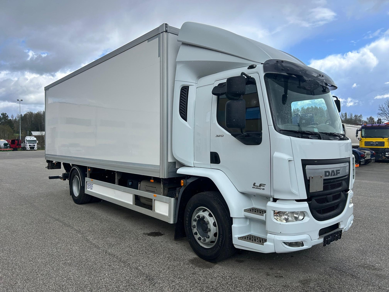DAF LF320 - Box truck: picture 1 DAF LF320 - Box truck: picture 1