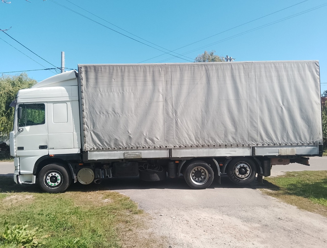 DAF XF95.430 - Curtainsider truck: picture 5 DAF XF95.430 - Curtainsider truck: picture 5