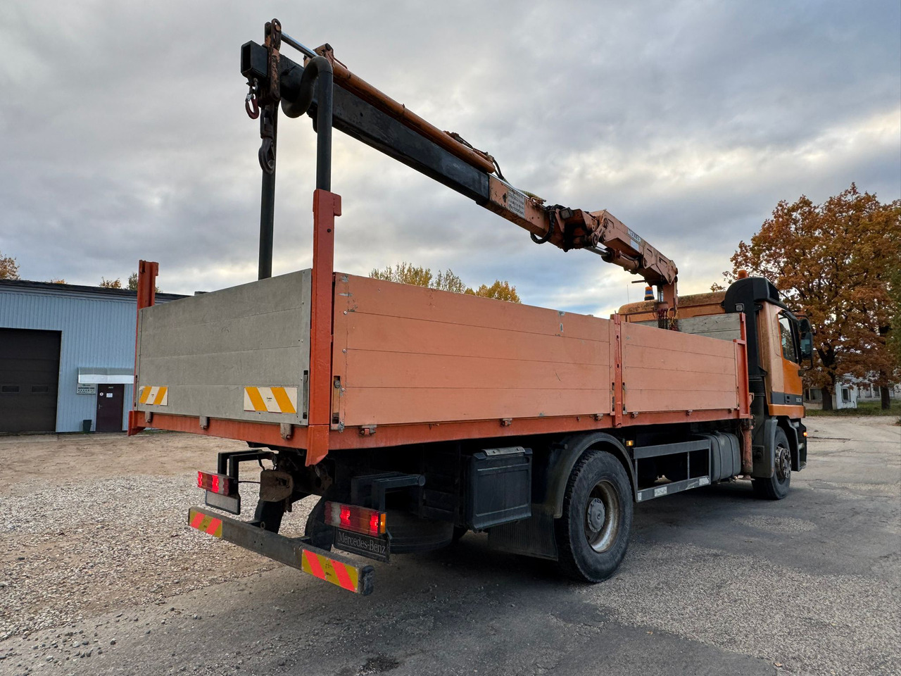 MERCEDES-BENZ 1831 - Dropside/ Flatbed truck: picture 5 MERCEDES-BENZ 1831 - Dropside/ Flatbed truck: picture 5