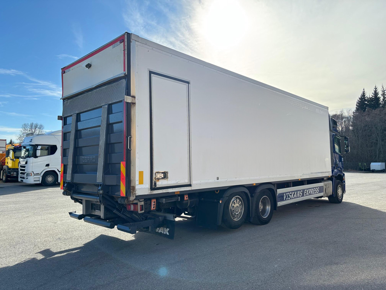 MERCEDES-BENZ ACTROS 2540 - Box truck: picture 4 MERCEDES-BENZ ACTROS 2540 - Box truck: picture 4