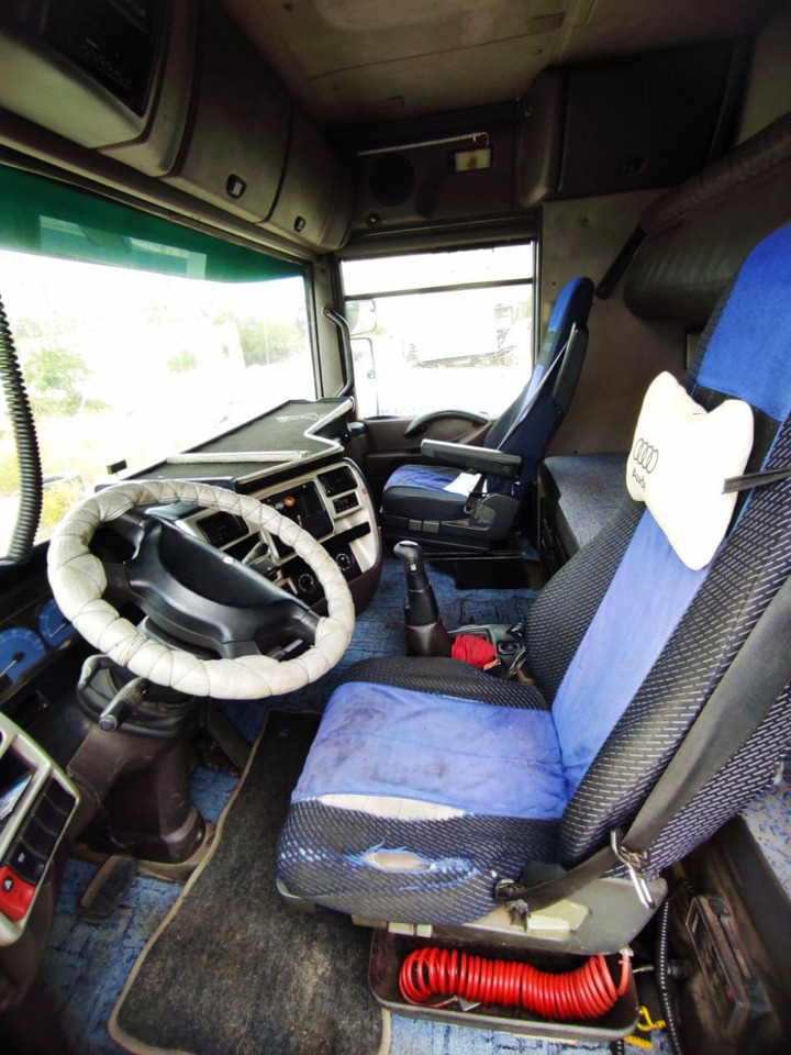 Tractor unit RENAULT Magnum 440 ID1515S: picture 20 Tractor unit RENAULT Magnum 440 ID1515S: picture 20